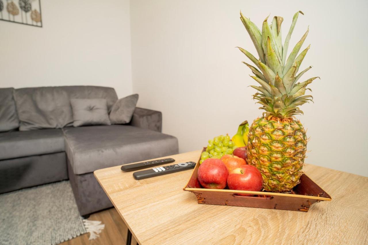 Downhill Apartment On The Groundfloor Kaunas Buitenkant foto