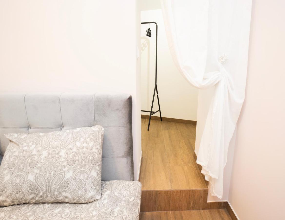 Downhill Apartment On The Groundfloor Kaunas Buitenkant foto