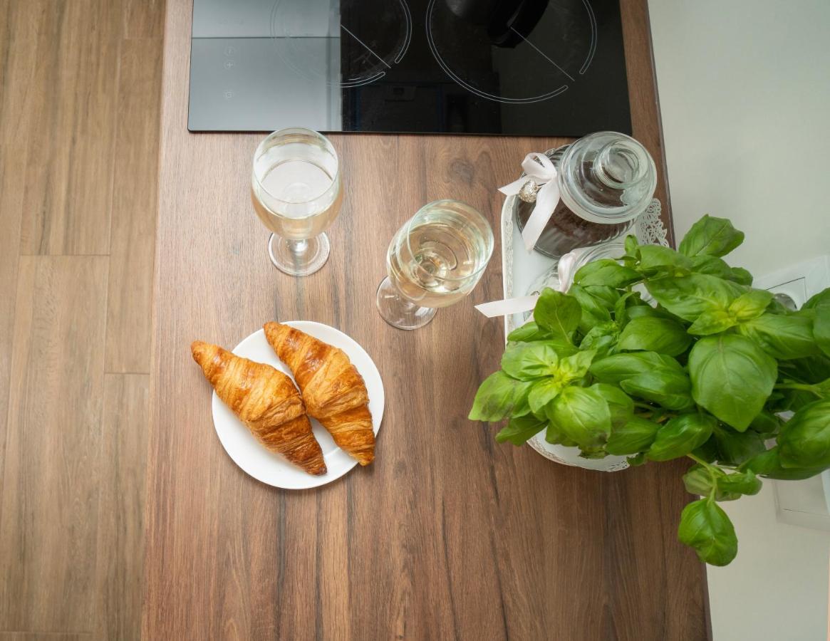 Downhill Apartment On The Groundfloor Kaunas Buitenkant foto